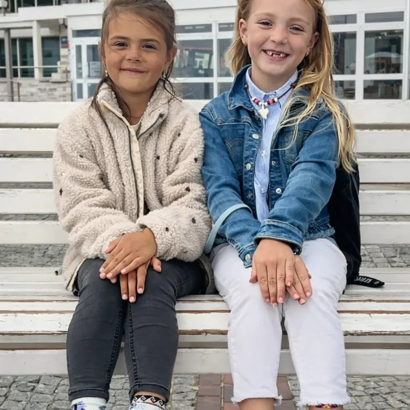 Collar de cuero surfista con tortuga, estilo natural inspirado en el mar.