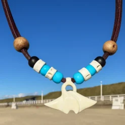 Collar Oceano Aleta de Ballena - para mujeres, hombres y niños . echos para usar en la playa o en la ciudad.