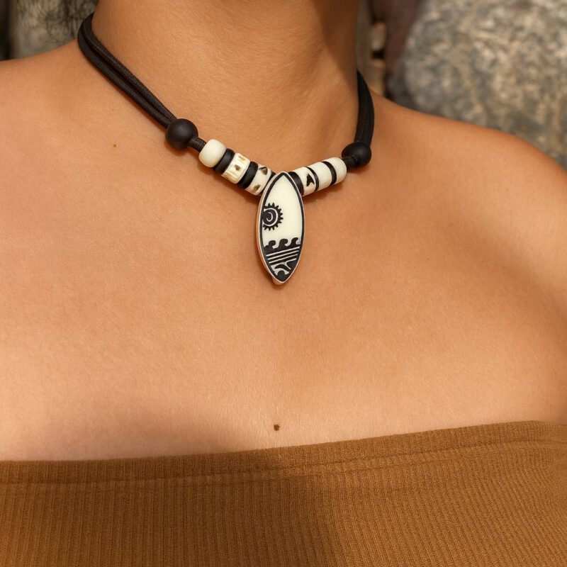 Collares Surferos para Mujeres y Hombres echos a mano .