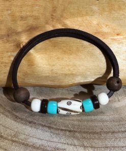 Pulsera surfera hombre de cuero doble con cuentas coco, turquesa y huesos blancos , hecha a mano.