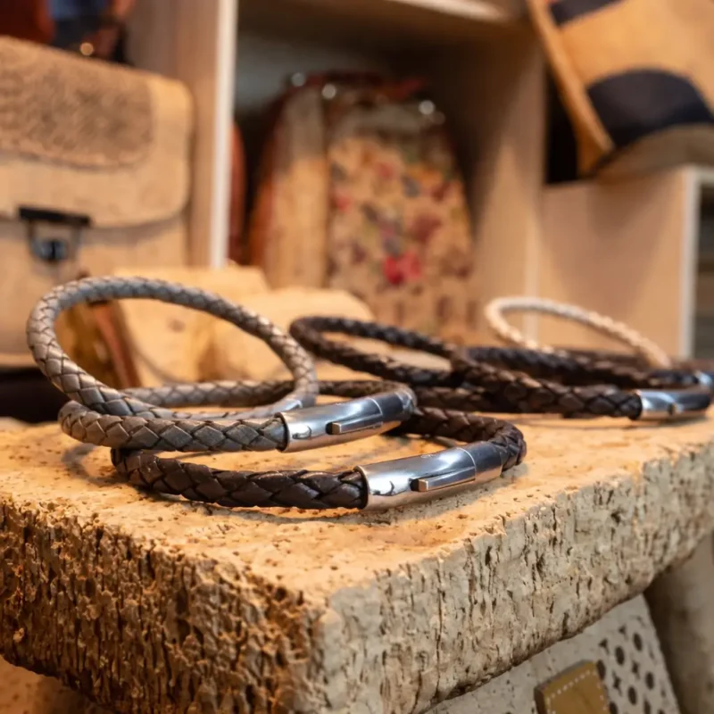 Pulseras de cuero de cabra trenzado a mano con cierre de acero inoxidable